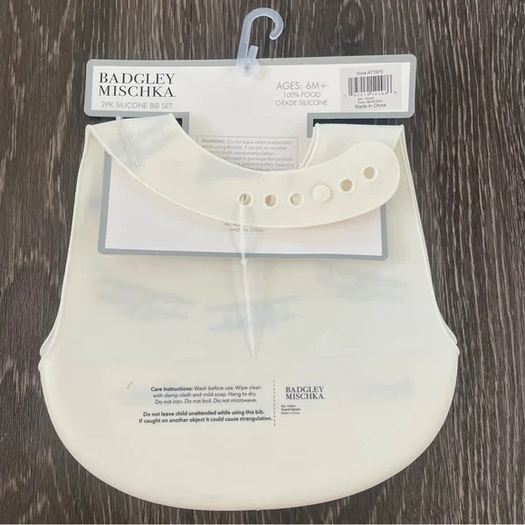 New! Badgley Mischka Vintage "Let the adventures Begin" Silicone Bib Set - Picture 5 of 7